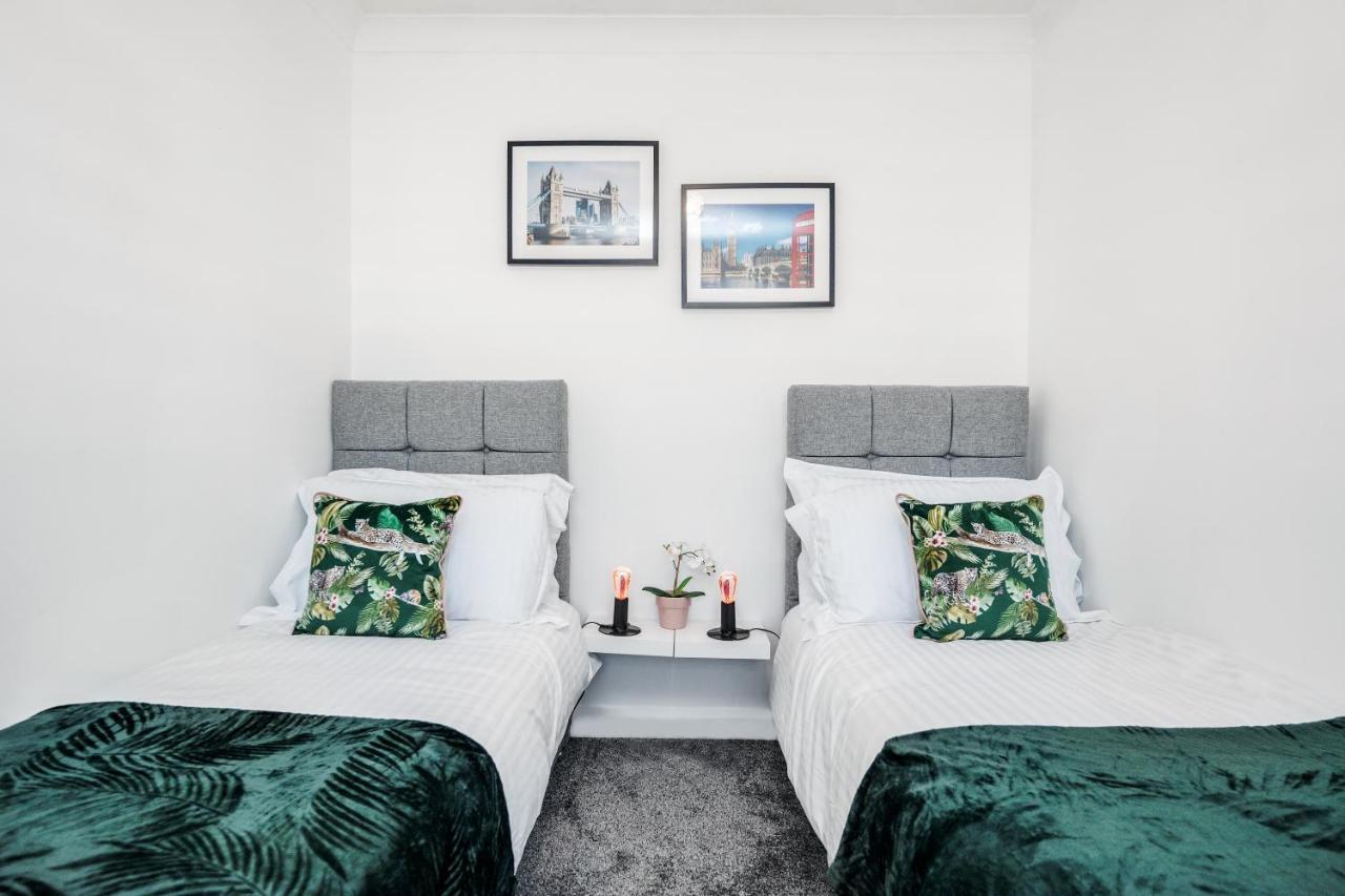 Heathrow 2-Bedroom Maisonette With Parking West Drayton (Middlesex) Exterior photo