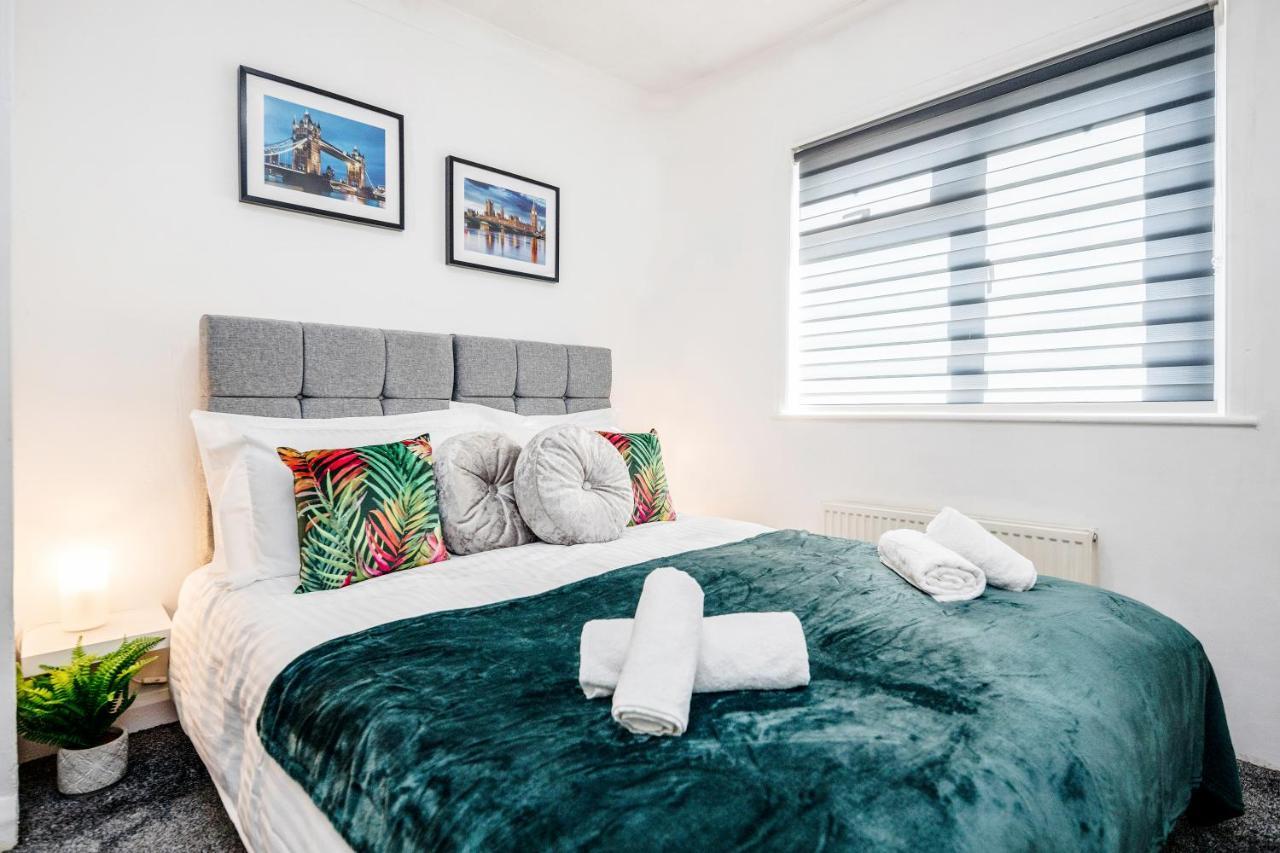 Heathrow 2-Bedroom Maisonette With Parking West Drayton (Middlesex) Exterior photo