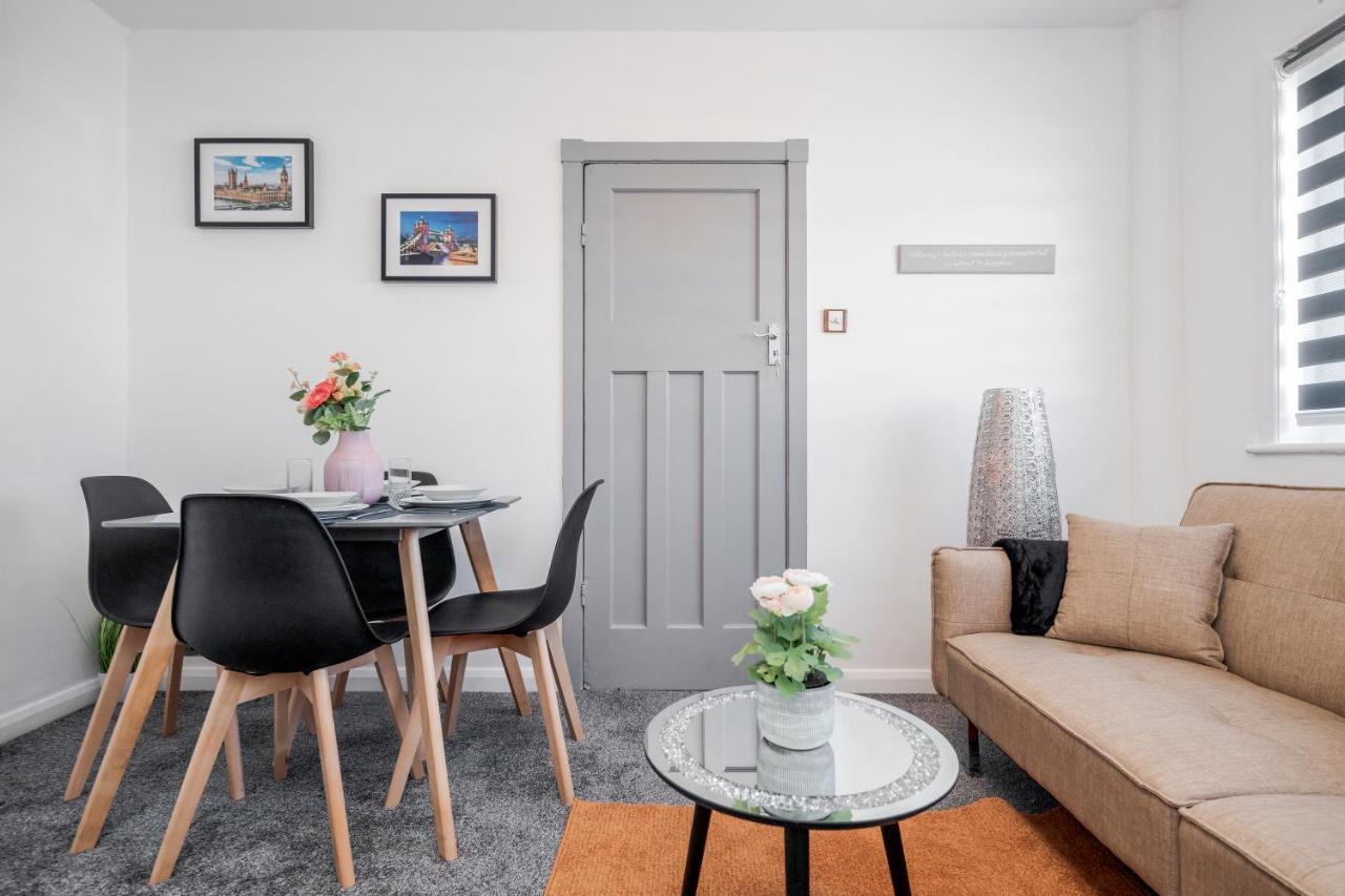 Heathrow 2-Bedroom Maisonette With Parking West Drayton (Middlesex) Exterior photo